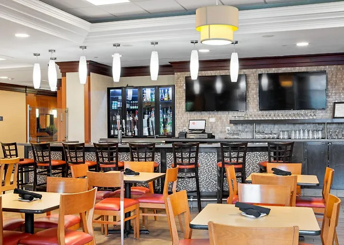 Fairfield Inn & Suites By Marriott Toronto AirportAirport Hotel