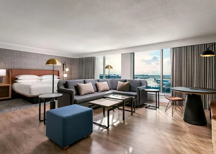 Sheraton Gateway In Toronto International AirportAirport Hotel